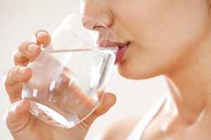 Hidratación para aliviar la acidez estomacal